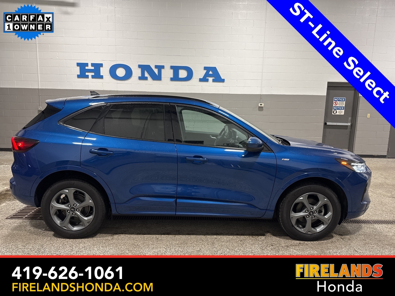 2023 Ford Escape ST-Line Select's photo