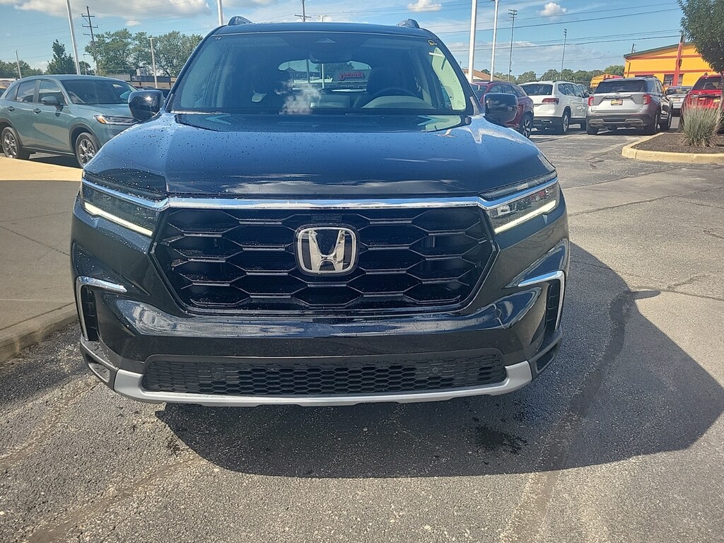 New 2025 Honda Pilot Touring SUV