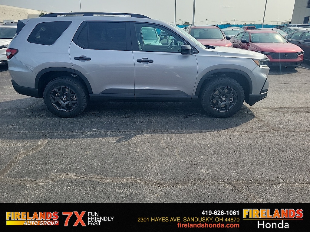 New 2025 Honda Pilot TrailSport SUV