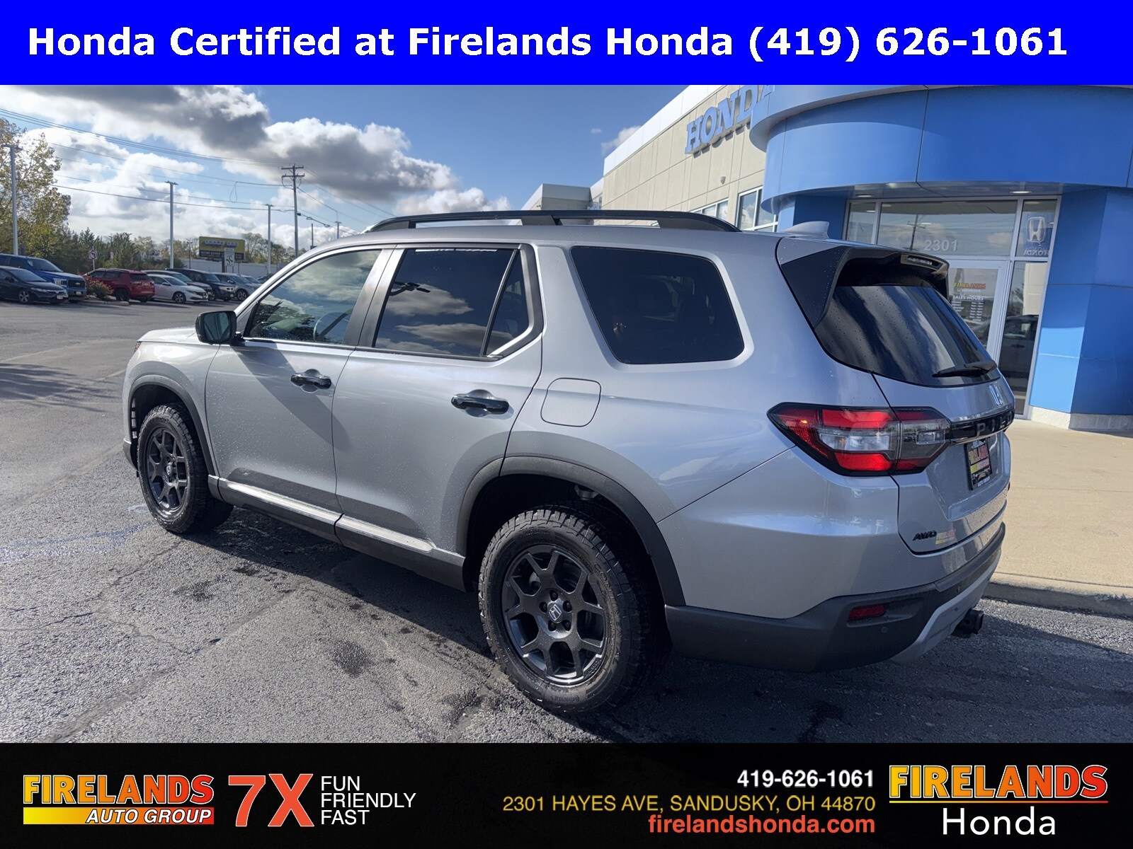 2025 Honda Pilot TrailSport photo 3