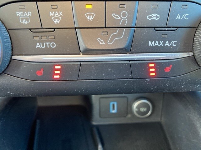2020 Ford Escape SE Sport Hybrid photo 4