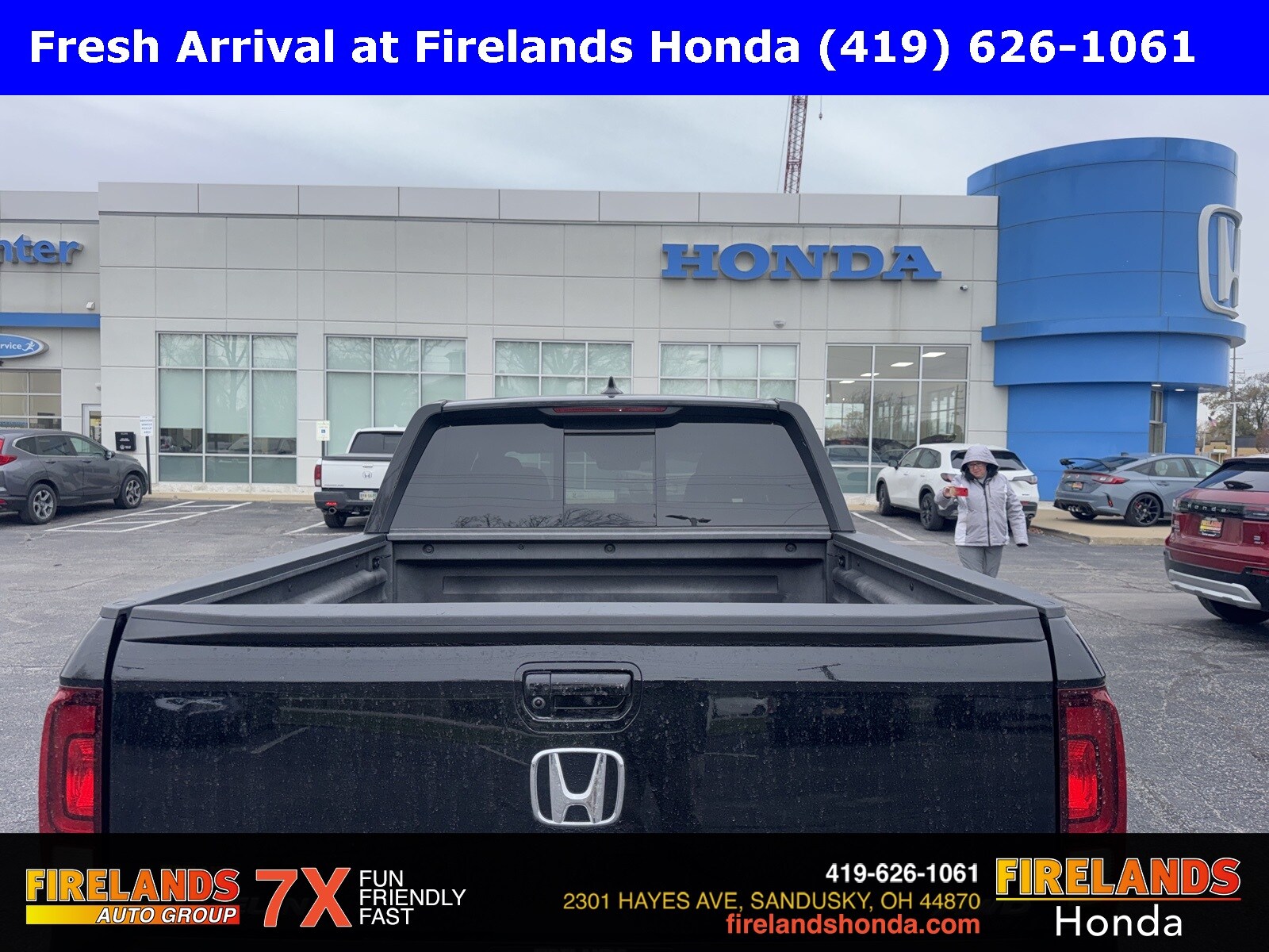 2023 Honda Ridgeline Black Edition photo 4