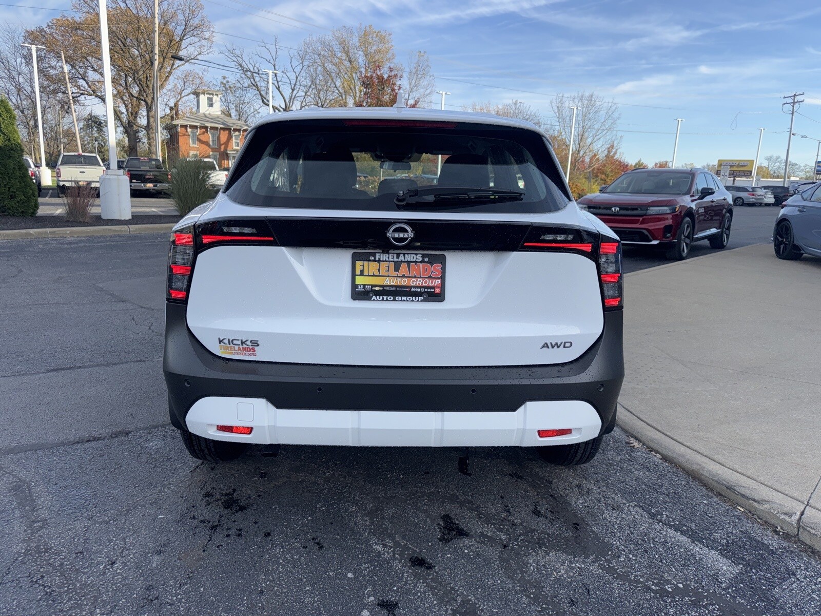 2025 Nissan Kicks S photo 2