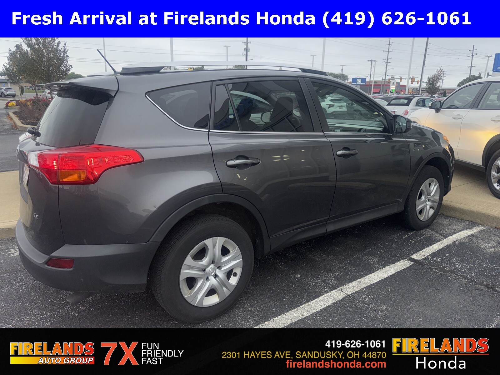 2015 Toyota RAV4 LE photo 4