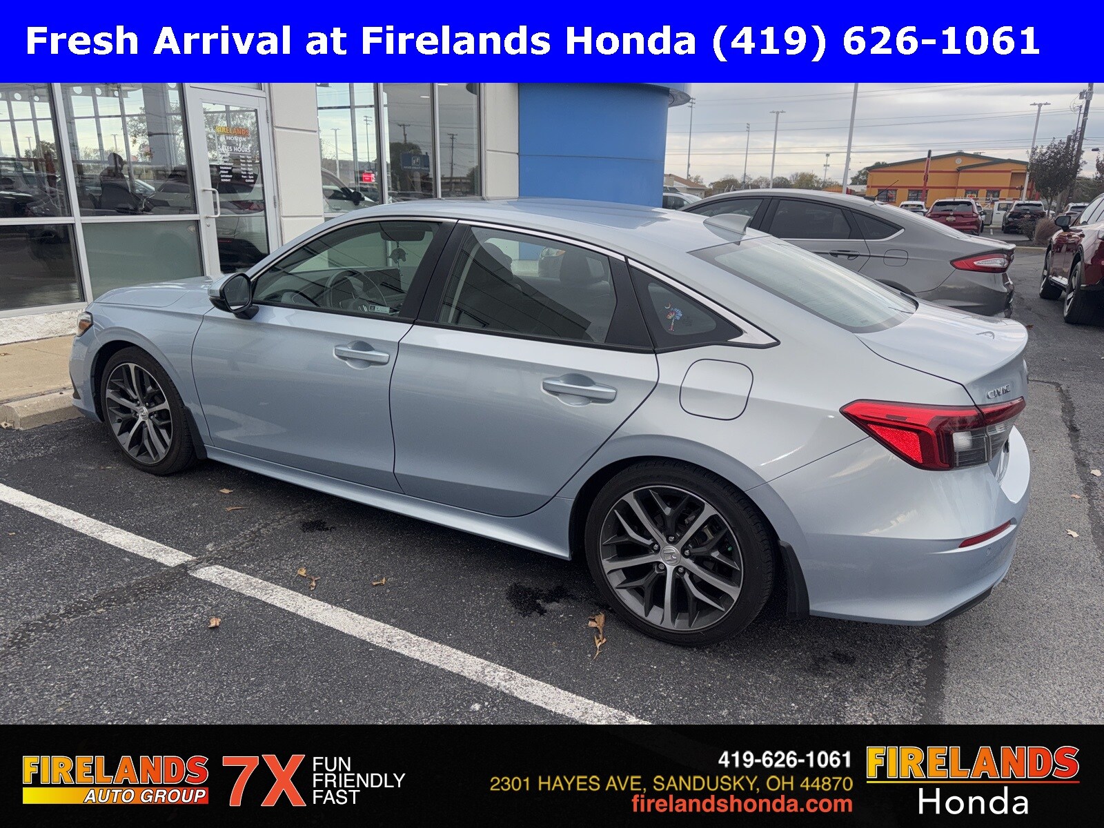 2023 Honda Civic Touring photo 2