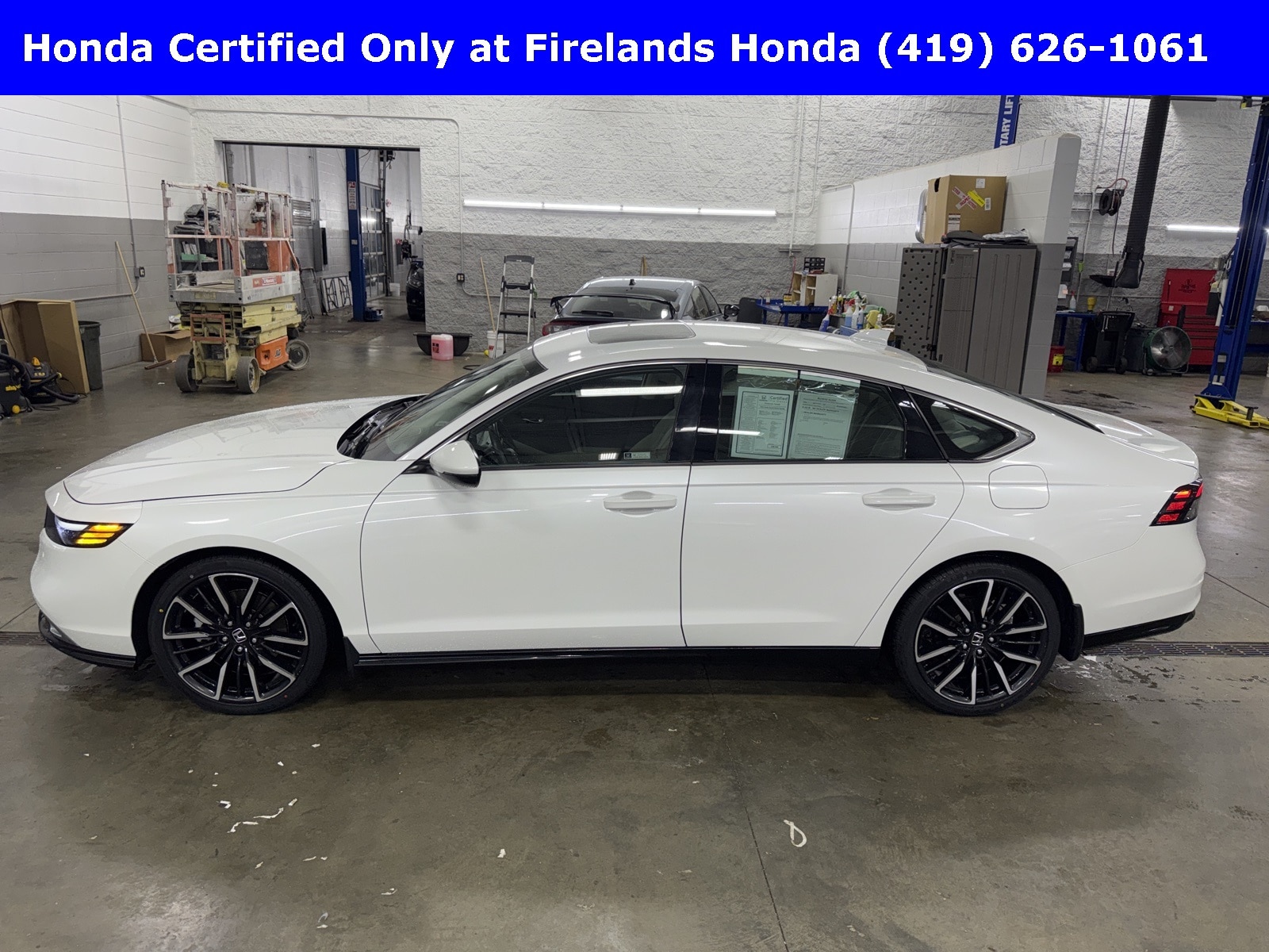 2024 Honda Accord Hybrid Touring's photo