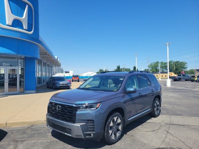 2026 Honda Pilot Touring AWD's photo