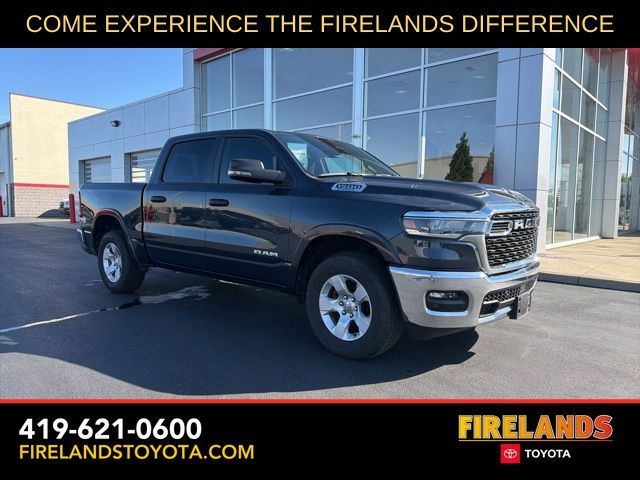2025 RAM 1500 Big Horn/Lone Star 4x4 Crew Cab 5'7's photo