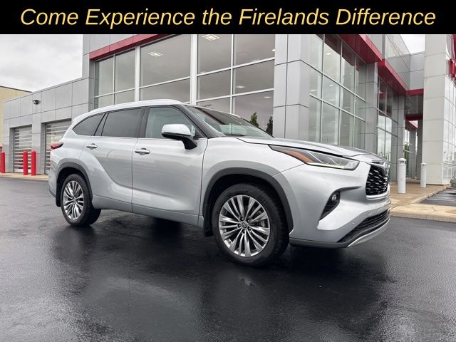 2021 Toyota Highlander Platinum 4x4 V6's photo