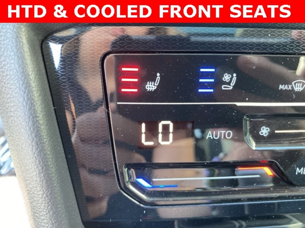 New 2025 Volkswagen Taos 1.5T SEL SUV