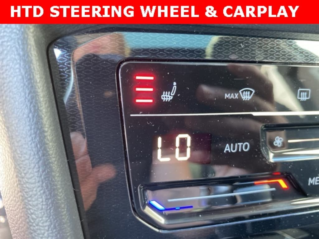 New 2025 Volkswagen Taos 1.5T SE Black SUV