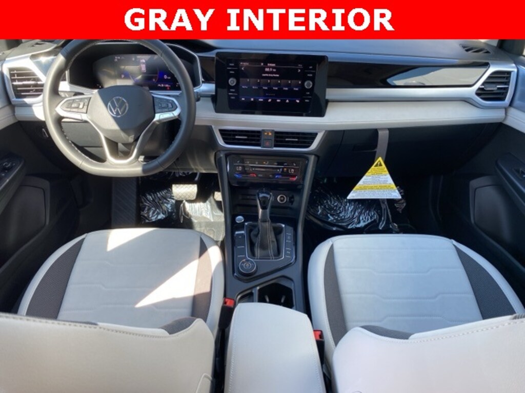 New 2025 Volkswagen Taos 1.5T SE SUV