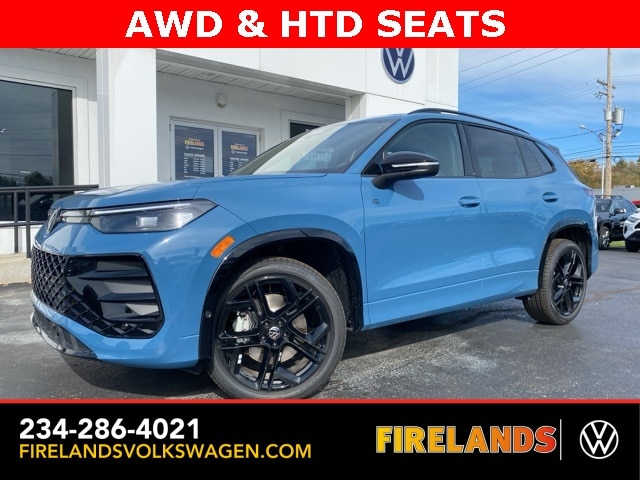 2026 Volkswagen Tiguan SE R-LINE BLACK's photo