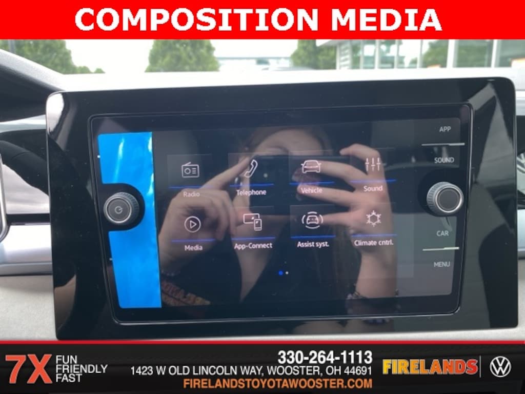 New 2025 Volkswagen Taos 1.5T SE SUV