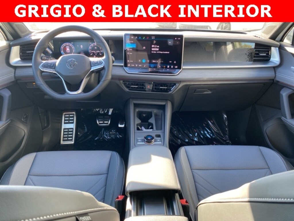 New 2025 Volkswagen Tiguan 2.0T SE R-Line Black SUV