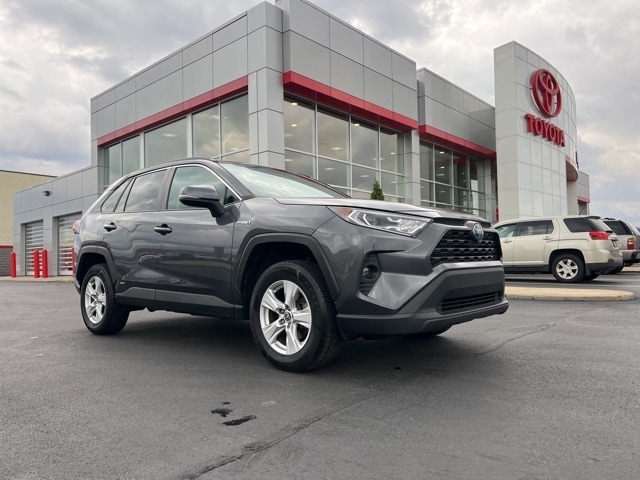 2021 Toyota RAV4 XLE's photo