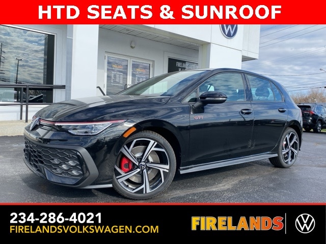 2026 Volkswagen Golf GTI SE's photo