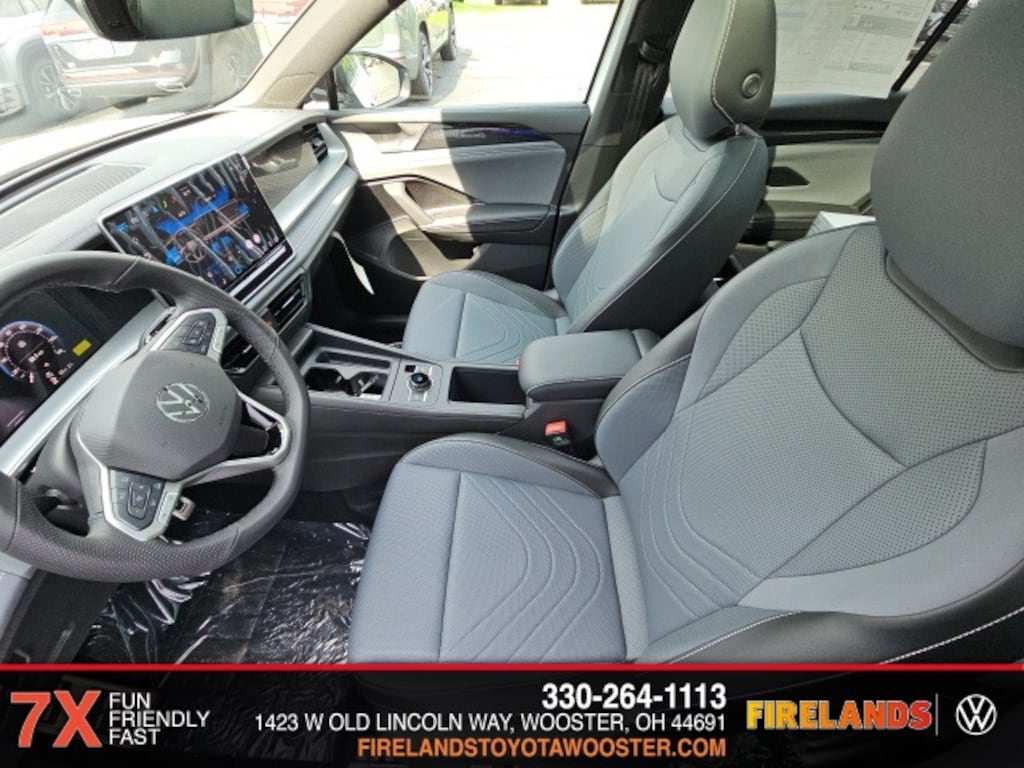 New 2025 Volkswagen Tiguan 2.0T SE R-Line Black SUV