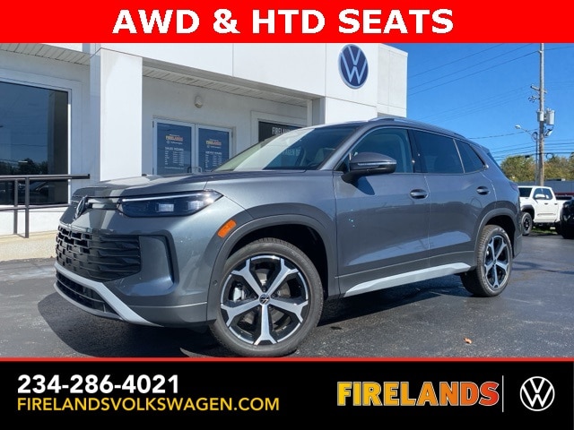 2025 Volkswagen Tiguan SE's photo
