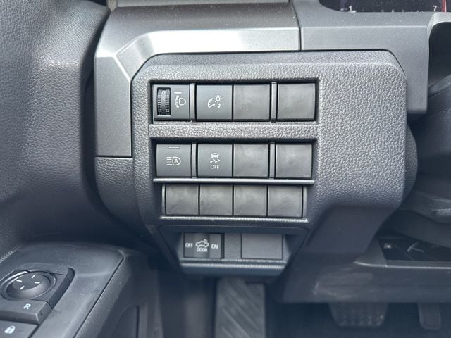 2026 Toyota Tacoma SR5 - Photo 13