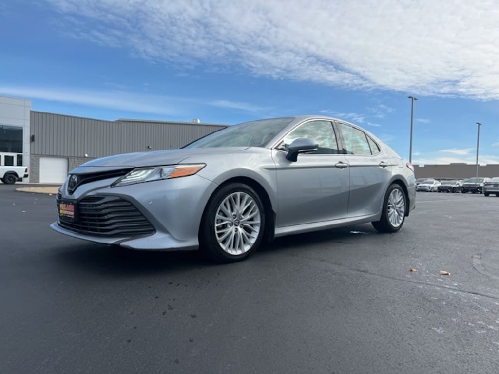 Used 2019 Toyota Camry XLE Sedan
