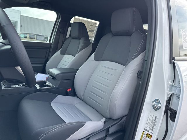 2026 Toyota Tacoma SR5 - Photo 19