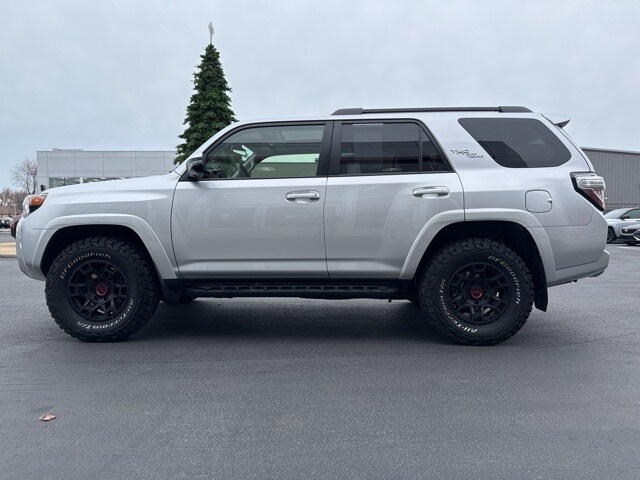 2022 Toyota 4Runner TRD Off-Road Premium photo 4