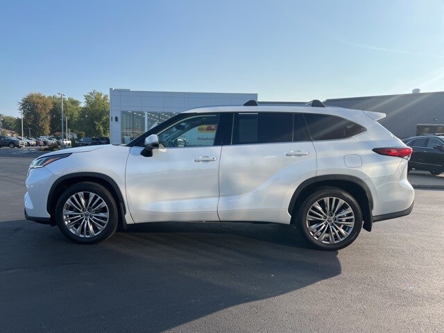 2022 Toyota Highlander Platinum photo 4