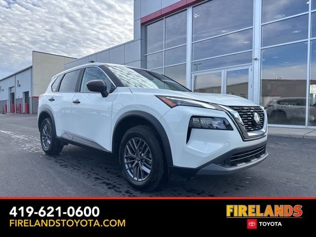 2023 Nissan Rogue S's photo