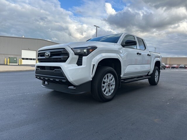 2024 Toyota Tacoma SR photo 3