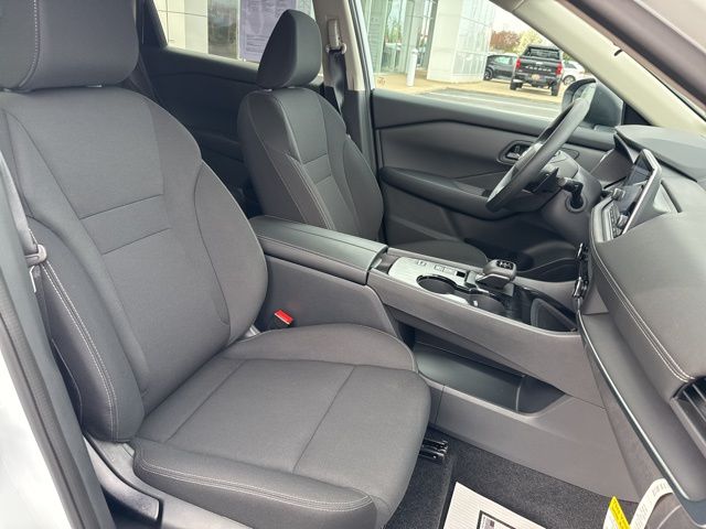 2025 Nissan Rogue S - Photo 22