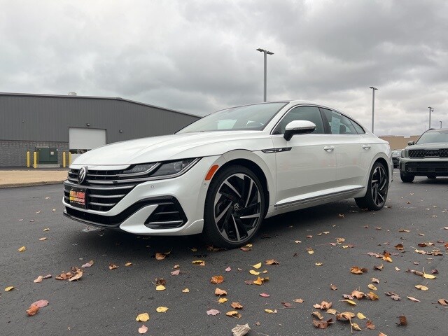 2023 Volkswagen Arteon SEL Premium R-Line photo 3