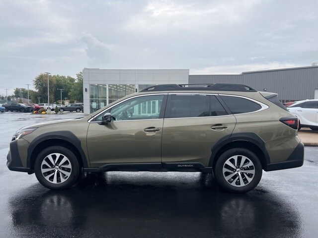 2023 Subaru Outback Premium photo 2