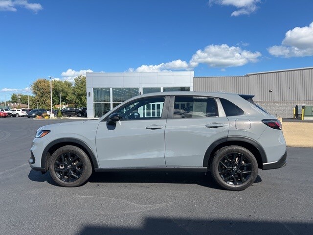 2025 Honda HR-V Sport photo 2