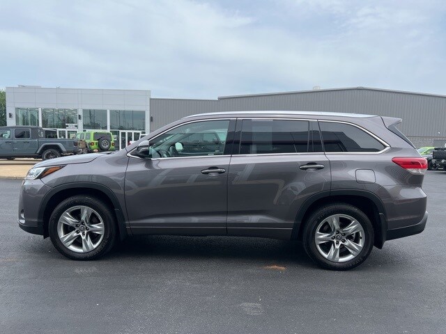 2019 Toyota Highlander Limited photo 2