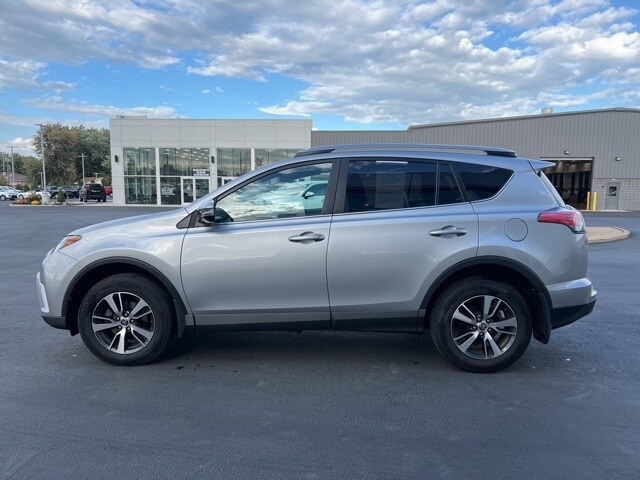 2018 Toyota RAV4 XLE photo 4
