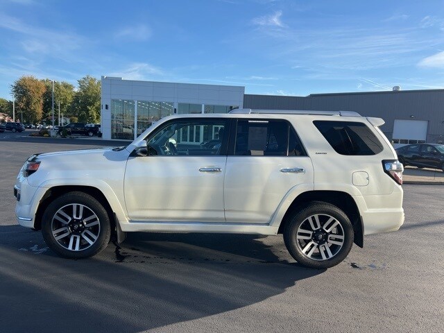 2018 Toyota 4Runner Limited photo 3