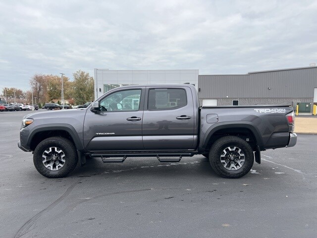 2023 Toyota Tacoma TRD Off-Road Double Cab photo 3