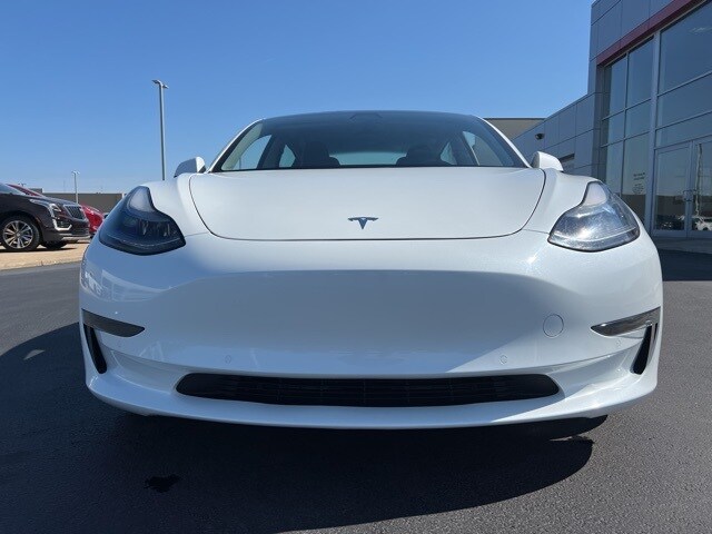 2021 Tesla Model 3 Standard Range Plus photo 2