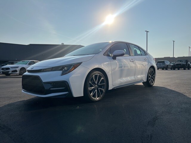 2022 Toyota Corolla SE photo 3