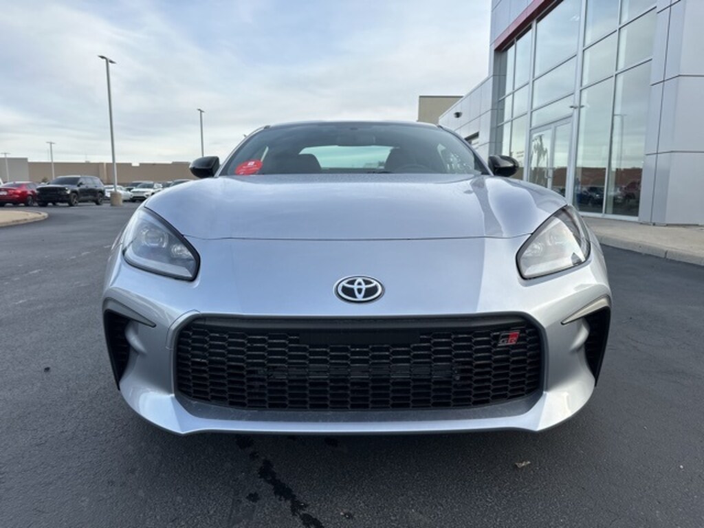 New 2025 Toyota GR86 AT 2+2 COUPE 6 SPD A/T