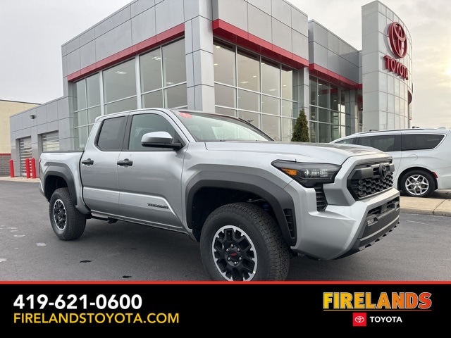 2025 Toyota Tacoma SR5's photo