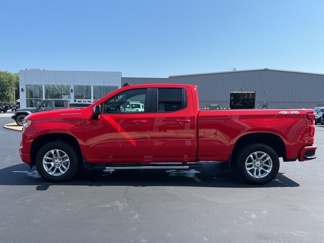 2022 Chevrolet Silverado 1500 RST photo 4