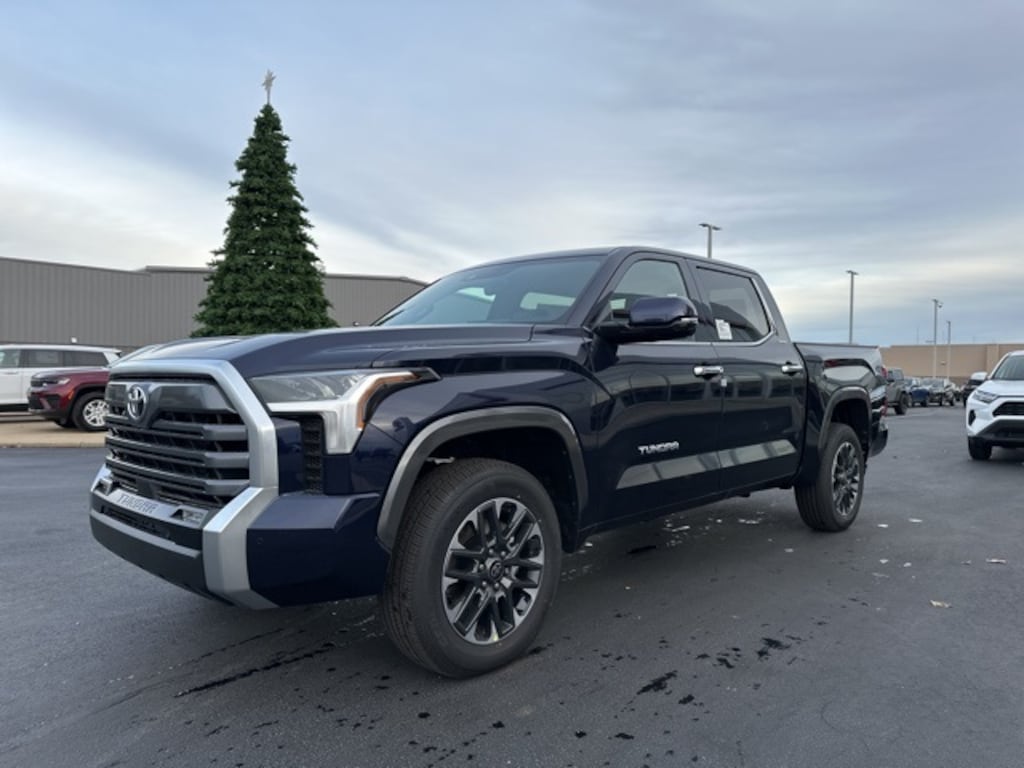 New 2026 Toyota Tundra Limited LIMITED CREWMAX 5.5