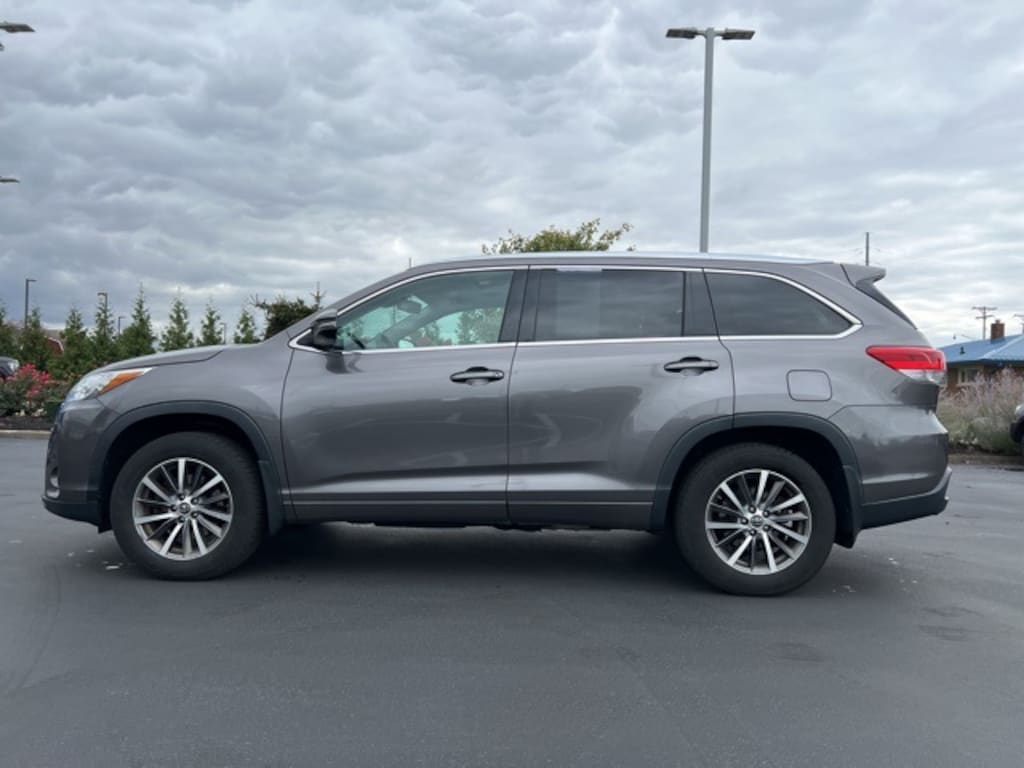 Used 2017 Toyota Highlander XLE SUV