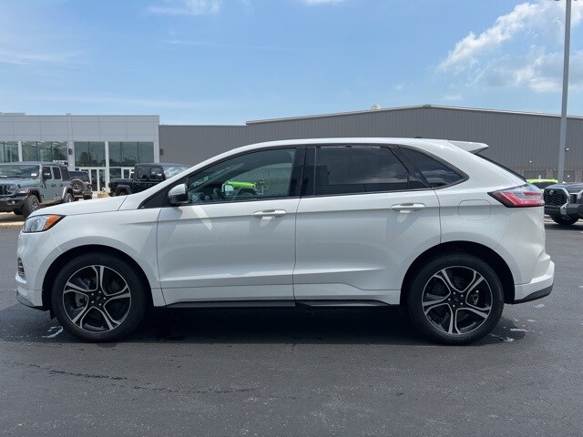 2022 Ford Edge ST photo 4