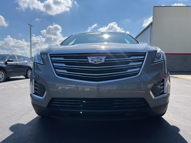 2018 Cadillac XT5 Luxury photo 2
