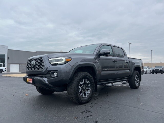 2023 Toyota Tacoma TRD Off-Road Double Cab photo 2