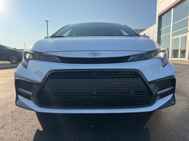 2022 Toyota Corolla SE photo 2
