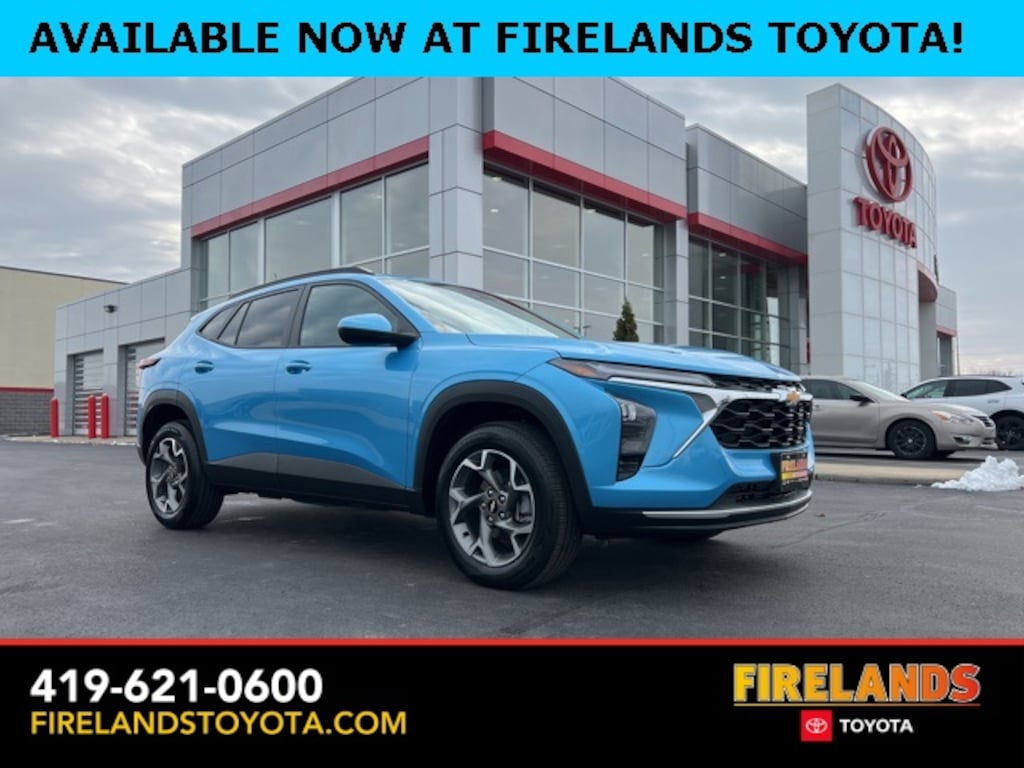 Used 2025 Chevrolet Trax LT SUV